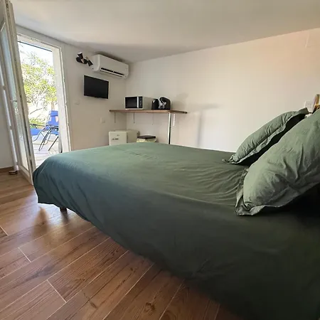 Apartmán A 400 M De La *
