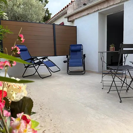 A 400 M De La Apartmán Le Pradet